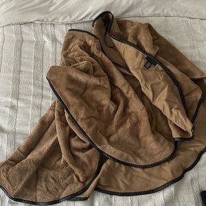 Sofia Cashmere Alpaca Wool Cape with Leather Trim – One Size